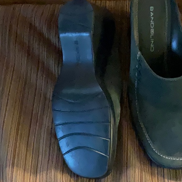 Women’s Bandolino, green suede, leather wedge - Picture 4 of 6